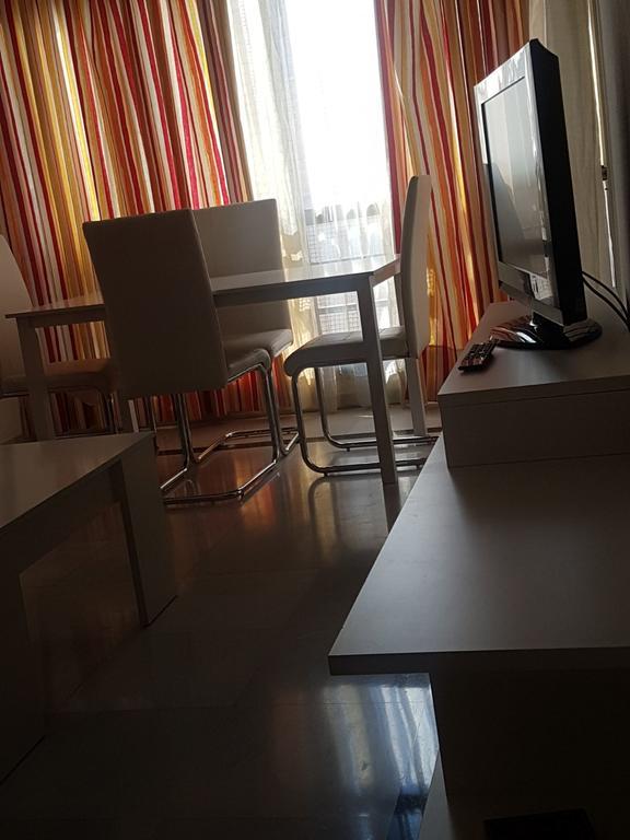 Apartamento Victoria 塞维利亚 外观 照片